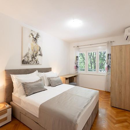 Apartment Central To Beach & Old Town Split Exterior photo