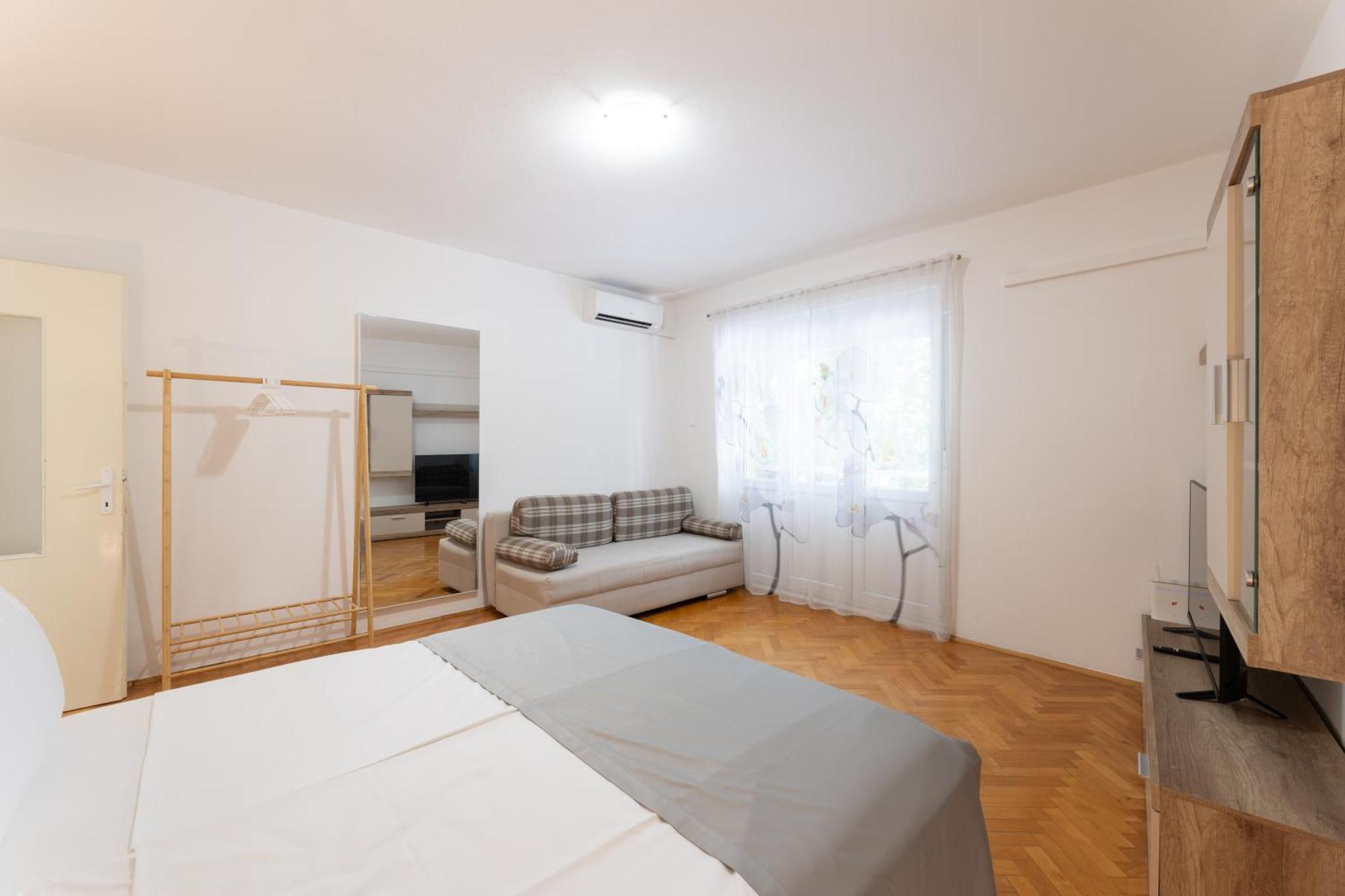Apartment Central To Beach & Old Town Split Exterior photo